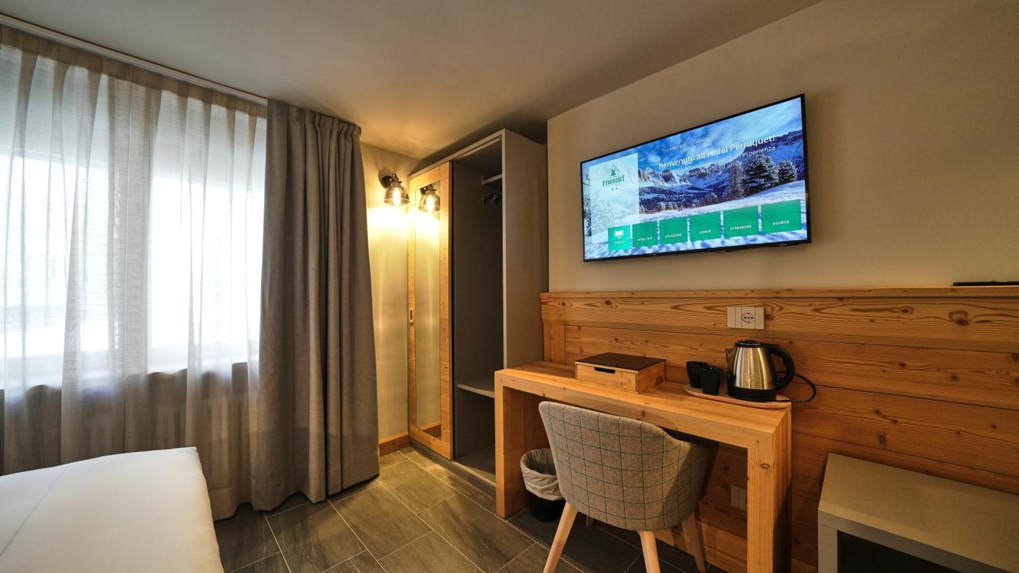 Hotel Perruquet ブレウイル・チェルヴィナイア エクステリア 写真